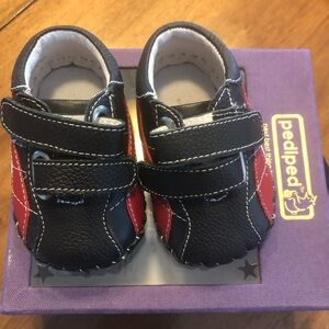 Pedi Ped Infant shoes Black with red and white. 0-6 months.